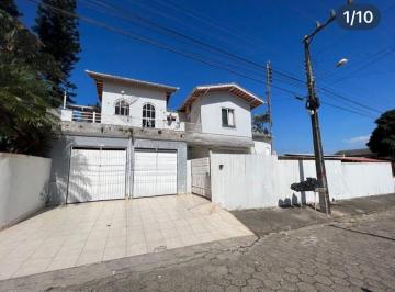 Casa · 793m² · 4 Quartos · 4 Vagas · 
                                Casa em Penha
                            