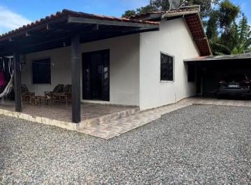 Casa · 2 Quartos · 5 Vagas ·
Casa de alvenaria 500 metros da Praia da Armação em Penha