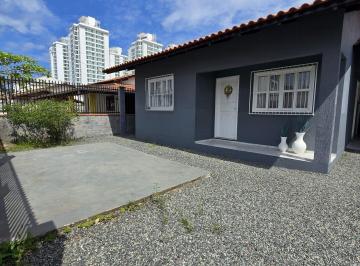 Casa · 2 Quartos · 1 Vaga ·
CASA EM BALNEÁRIO PIÇARRAS