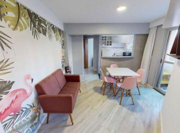 Apartamento de 2 quartos, Curitiba · Apartamento Mobiliado com 2 Dormitórios - Excelente Localização