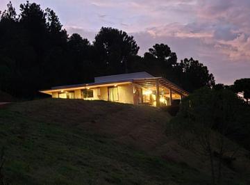 Rural de 3 quartos, Costas · Propriedade dos Sonhos: Belíssima casa, com vista deslumbrante, nascente em meio a natureza