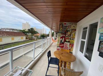 Apartamento de 2 quartos, Peruíbe · Apartamento com piscina e 2 quartos em Peruíbe.
