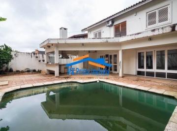 Casa · 270m² · 4 Quartos · 4 Vagas · Condomínio Alphaville 11 - Amplo e Confortável com Lazer Completo