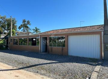 Casa · 70m² · 4 Quartos · 2 Vagas · Casa com quatro dormitórios a 400 metros da praia na Barra do Saí em Itapoá - SC