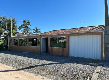 Casa · 70m² · 4 Quartos · 2 Vagas · Casa com quatro dormitórios a 400 metros da praia na Barra do Saí em Itapoá - SC