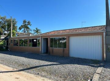Casa · 70m² · 4 Quartos · 2 Vagas · Casa com quatro dormitórios a 400 metros da praia na Barra do Saí em Itapoá - SC