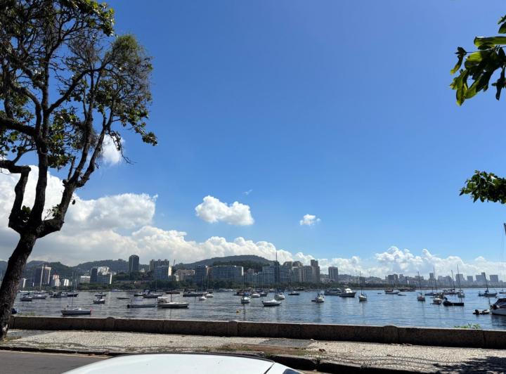 Foto do imóvel - Kitnet mobiliada de 40m², composta por sala integrada a um quarto, banheiro e área de serviço