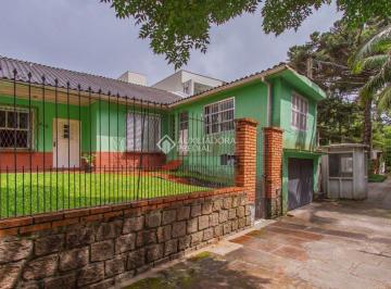 Casa · 174m² · 3 Quartos · 3 Vagas · Excelente oportunidade casa com 3 quartos, vaga para 3 carros no bairro Jardim Botânico!