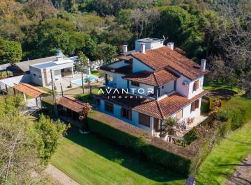 Casa · 300m² · 4 Quartos · 2 Vagas · Casa em Itaara, 2 suítes, 4 dormitórios, alto padrão.