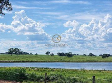 Excelente recurso hídrico com represa interna, garantindo segurança operacional e abastecimento para a propriedade rural. · Fazenda 2.543 ha em Serranópolis - GO | Ideal para Eucalipto