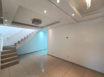 Casa de 2 quartos, Suzano · Sobrado no Jardim Imperador, Suzano/SP; 2 quartos no térreo; salão amplo na piso superior; 2 vaga