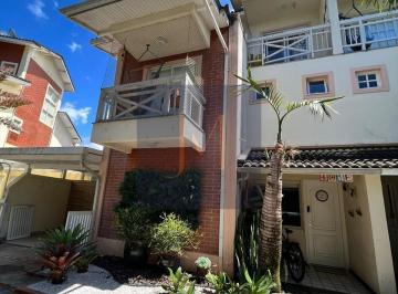 Foto 01 · Casa de Luxo no Ingá: 4 Quartos, 2 Suítes, 1 Sala, 2 Vagas de Garagem, 230m² - Rua Itapuca, Niterói-