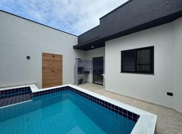 Foto 01 · Casa em Condomínio à Venda em Itanhaém-SP, Bairro Califórnia: 2 quartos, 1 suíte, 1 sala, 2 banheiro