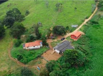 Rural · 319770m² · 5 Quartos · Oportunidade no Povoado Limeira em Piracema - MG: 32 Hectares com Muita Água e Sede Pronta.