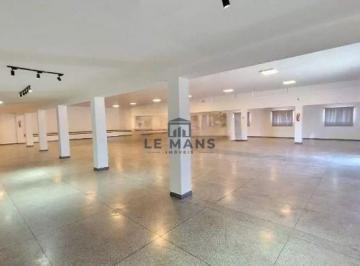 Comercial · 865m² · Salão para alugar no bairro Dois Córregos em Piracicaba/SP