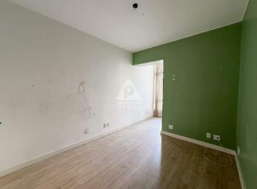 Apartamento · 45m² · 1 Quarto · Sala e Quarto com Sol da Manhã em Copacabana