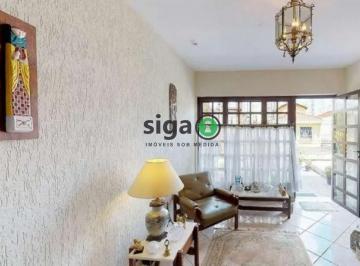 Casa · 254m² · 5 Quartos · 1 Vaga · Uma casa rara em Perdizes para quem valoriza espaço, privacidade.