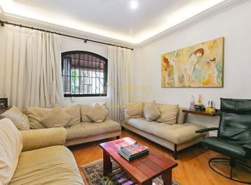 Casa · 188m² · 4 Quartos · 2 Vagas · Casa Reformada no Campo Belo 3 Dormitórios 1 Suíte, 2 Vagas e Excelente Localização!