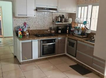 Casa de 4 quartos, São José dos Campos · Casa Jardim Satélite 4 Dormitórios 160m².