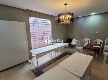 Comercial · 18m² · Sala disponível para locação no bairro Brasil em Uberlândia-MG