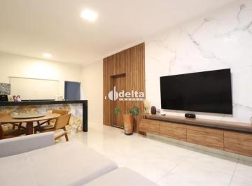 Casa · 83m² · 3 Quartos · 2 Vagas · Casa residencial mobiliado com 3 quartos sendo 1 suíte disponível para locação no bairro Santa Rosa