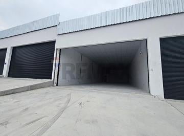 Comercial · 450m² · 3 Vagas · Loja Comercial à Venda no Centro de Araruama!