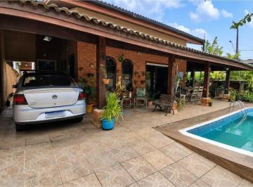 Casa · 338m² · 4 Quartos · 5 Vagas · Sobrado a Poucos Metros da Praia com Piscina e Área Gourmet em Peruíbe