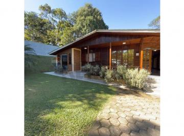 Casa · 230m² · 3 Quartos · 4 Vagas · Seu Refúgio dos Sonhos no Condomínio Cinco Lagos!