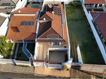 Casa · 235m² · 4 Quartos · 4 Vagas · “Casa Completa com Lazer Privativo no Circuito das Águas – Ideal para Moradia ou Renda com Temporada