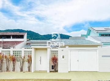 Casa · 3 Quartos · 3 Vagas · Casa Alto Padrão no coração do Itacorubi