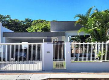Casa · 180m² · 3 Quartos · 4 Vagas · Casa Alto Padrão em Forquilhas, São José/SC
