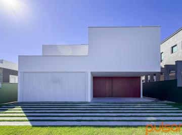 Casa · 297m² · 4 Quartos · 4 Vagas · Casa com 4 suítes a venda em Condomínio Fechado no Red Park, Florianópolis.