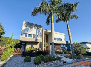 Casa · 1200m² · 4 Quartos · 5 Vagas · Casa a venda em Condomínio Fechado no Cacupé/ Florianópolis.