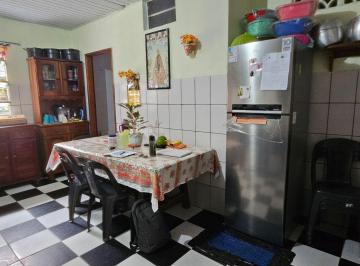 Casa · 205m² · 2 Quartos · 1 Vaga · Casa com quintal amplo e comércio ativo no 40 Horas