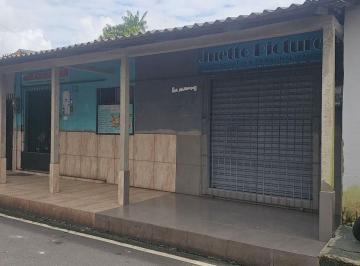 Casa · 205m² · 2 Quartos · 1 Vaga · Imóvel com ponto comercial e quintal grande à venda em Ananindeua
