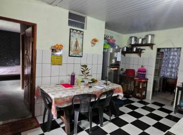 Casa · 205m² · 2 Quartos · 1 Vaga · Casa ampla com comércio ativo no bairro 40 Horas em Ananindeua