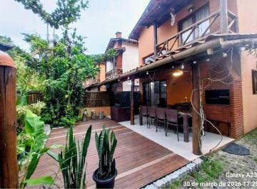 Casa · 127m² · 3 Quartos · 3 Vagas · Condomínio com Serviços de Praia em Camburizinho – Conforto, Exclusividade e Lazer Completo