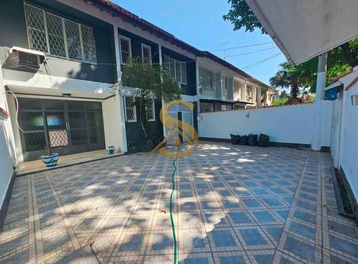 Foto do imóvel - **Sua Nova Casa Duplex no Anil Espera por Você! ** Se você está em busca de um cantinho.