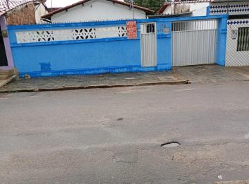 Casa · 370m² · 3 Quartos · 3 Vagas · Casa à venda em Serrinha, Fortaleza