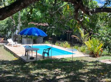 Piscina · Chácara com duas casas e piscina em Saquarema