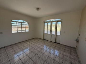 Casa de 4 quartos, Brasília · 4 quartos, QNM 36, não aceita financiamento, escriturada, churrasqueira, Taguatinga Norte