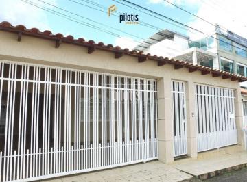 Casa · 200m² · 3 Quartos · 3 Vagas · QNL 06 - Casa Reformada
