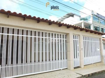 Casa · 200m² · 3 Quartos · 3 Vagas · QNL 06 - Casa Reformada