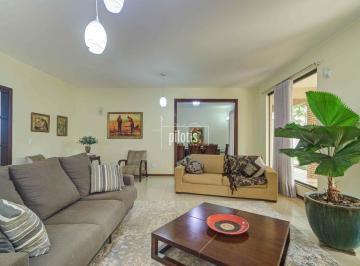 Casa · 700m² · 7 Quartos · 8 Vagas · Casa ampla no Jardim Botânico com lazer