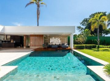 Casa · 1100m² · 5 Quartos · 9 Vagas · CASA DE ALTO PADRÃO