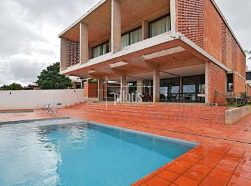 Casa · 613m² · 5 Quartos · Casa Incrível com Assinatura da Bloco Arquitetura