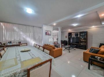Casa · 301m² · 4 Quartos · 2 Vagas · Casa reformada com conforto, modernidade e excelente localização!