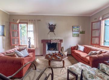 Casa · 339m² · 3 Quartos · 10 Vagas · Residência dos Seus Sonhos!