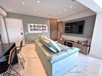 Apartamento de 2 quartos, São Paulo · Apartamento 2 dormitórios com varanda no Tatuapé