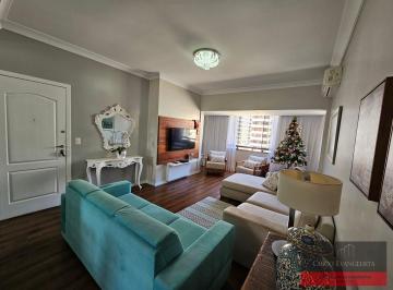 Apartamento · 109m² · 3 Quartos · 1 Vaga · 3 Dormitórios ( 2 Suítes ) - Amplo e Confortável - A um minuto do Centro !